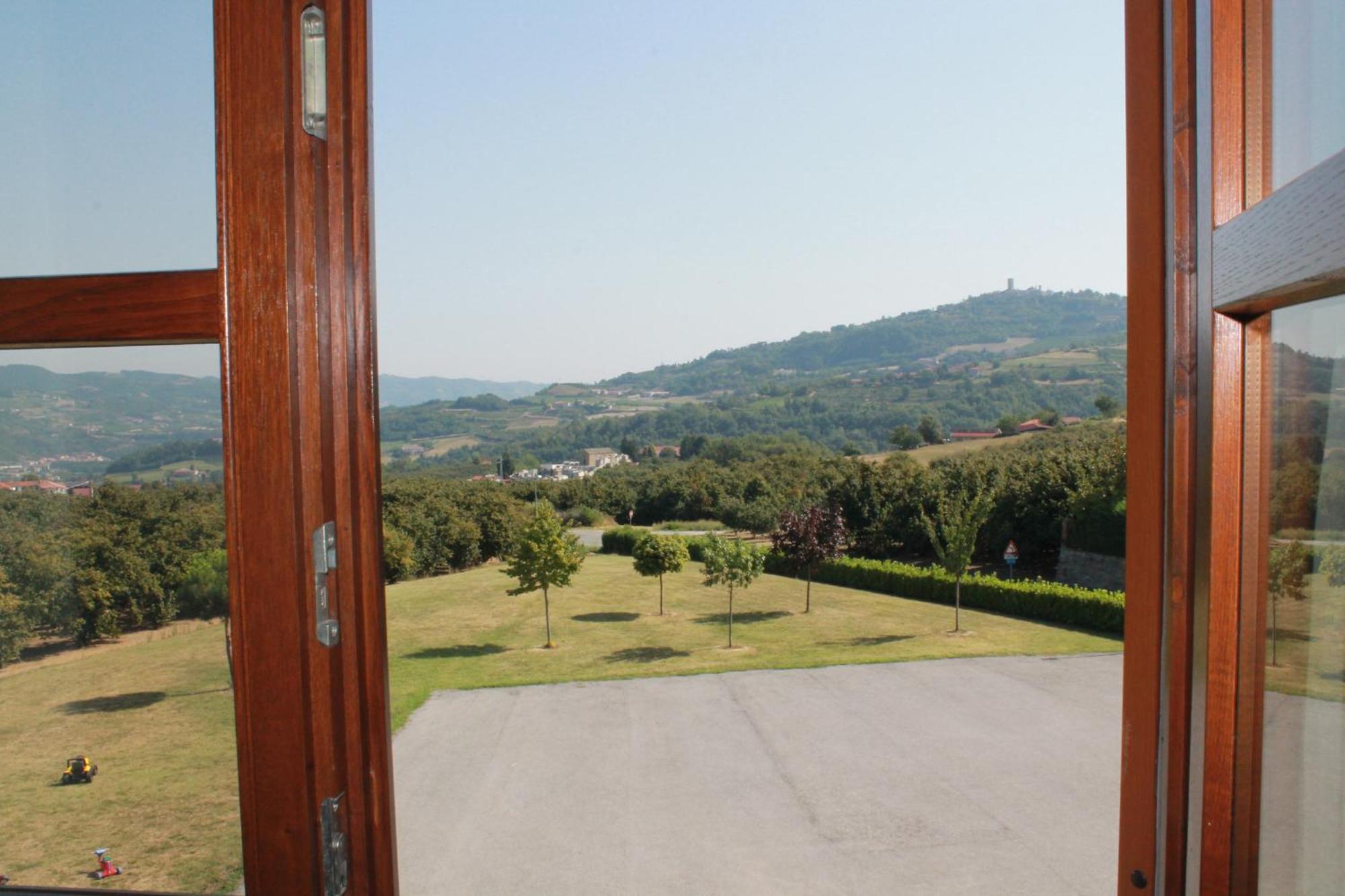 Villa Carla Castino Exterior photo